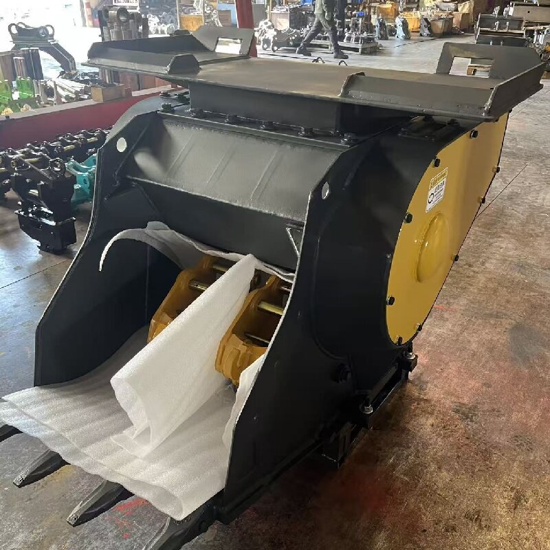 Heavy Equipment Attachments - Godet de concassage hydraulique pour excavatrice,