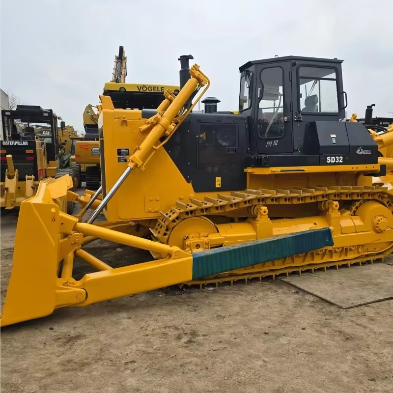 Bulldozer sur chenilles SEM818 - Heavy Equipment Working avis et prix